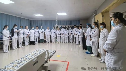 规范操作流程 保障患者生命安全我院全体护理人员参加应急演练