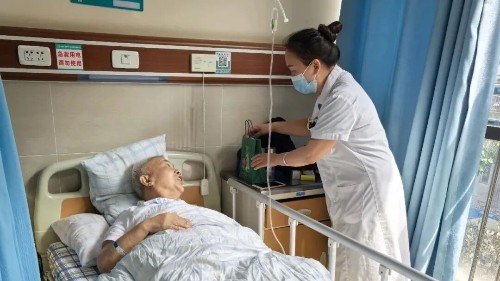 粽香飘进病房 安康送到身旁