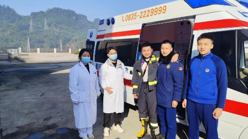 <i style='color:red'>雅安仁康</i>医院护航2025年度全市消防职业技能大赛